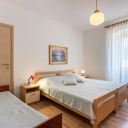 In With Terrace, Air Condition, Wifi, 5205-1 Cres